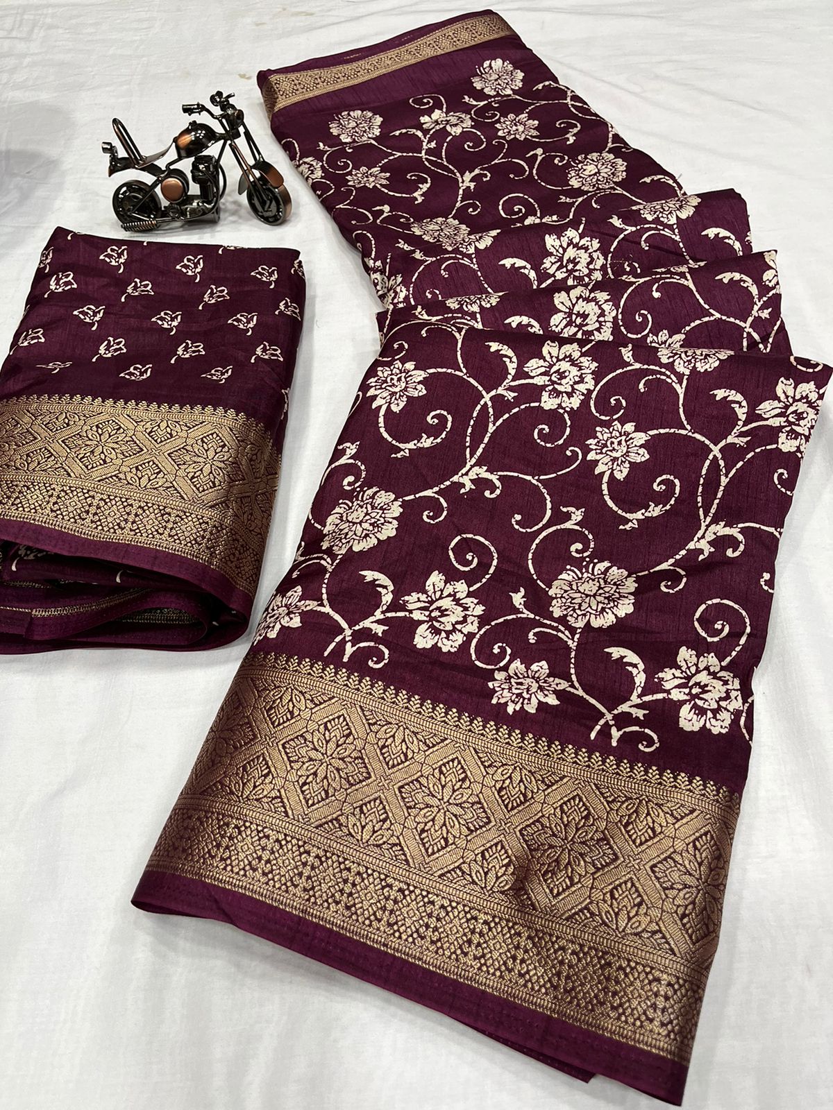 Wow Flower Printed Non Catalog Sarees Catalog